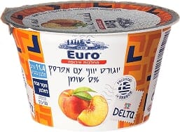 קופסת יוגורט בטעם אפרסק של מותג Euro, עם תיאור בולט: "יוגורט עם אפרסק 1.4% שומן".