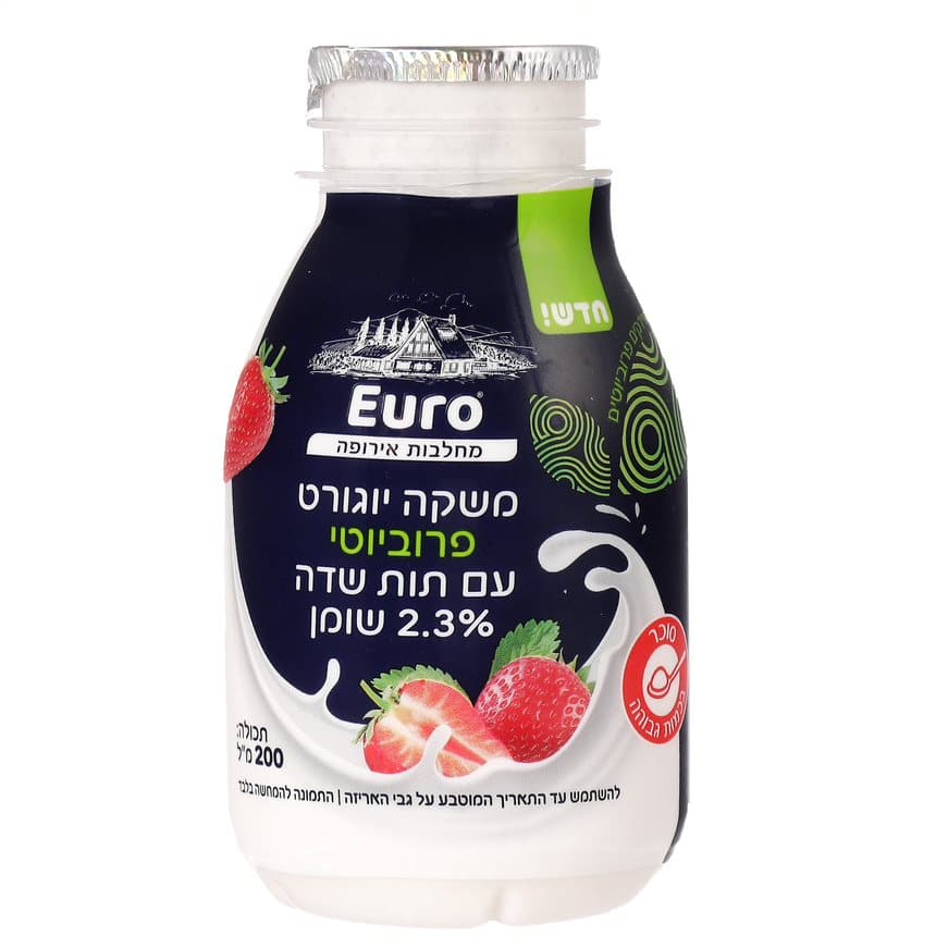 בקבוק של משקה יוגורט בטעם פרוביוטי עם תותים, תכולת 200 מ"ל, עם 2.3% שומן. אריזת המוצר מציגה את הלוגו של Euro.