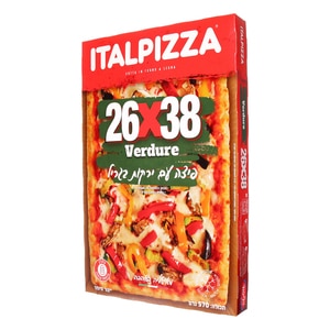 קופסת פיצה קפואה של ITALPIZZA, גודל 26X38 ס"מ, עם ירקות. המוצר מציין שהוא מכיל "פיצה עם ירקות בריאים" בשפה העברית.